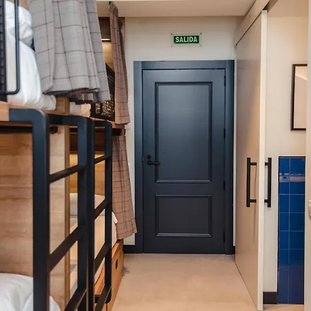 Hostal Latroupe La Granja