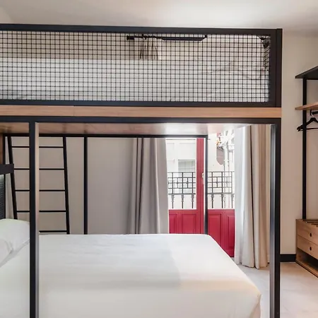 Hostal Latroupe La Granja