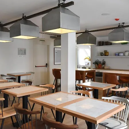 Hostal Latroupe La Granja Bilbao