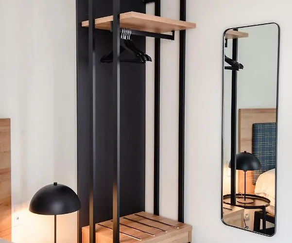 Hostel Latroupe La Granja