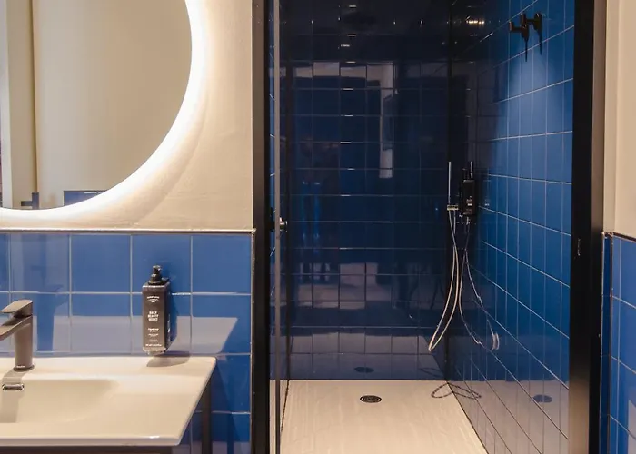 Latroupe La Granja Hostel *