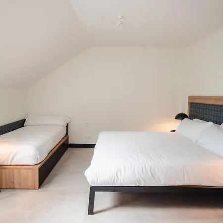 Latroupe La Granja Hostal *