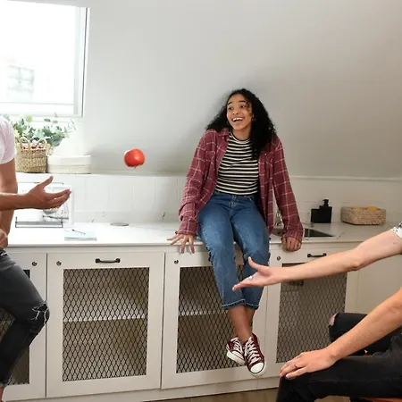 Latroupe La Granja Hostal