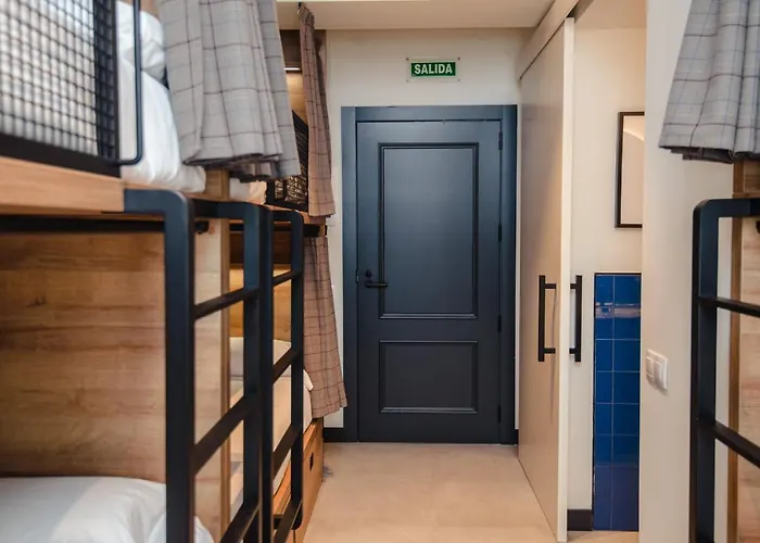 Hostel Latroupe La Granja