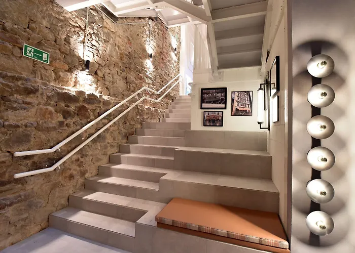 Latroupe La Granja Hostel Μπιλμπάο