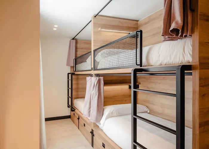 Hostel Latroupe La Granja Bilbao