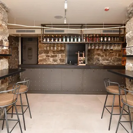 Hostel Latroupe La Granja *