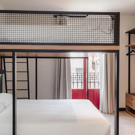 Latroupe La Granja Hostel Bilbao