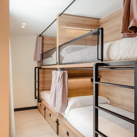 Hostel Latroupe La Granja Bilbao