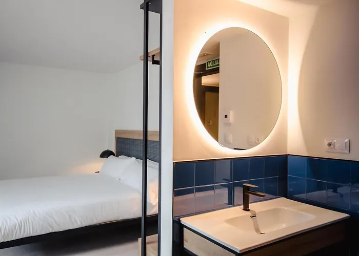 ホステル Latroupe La Granja *