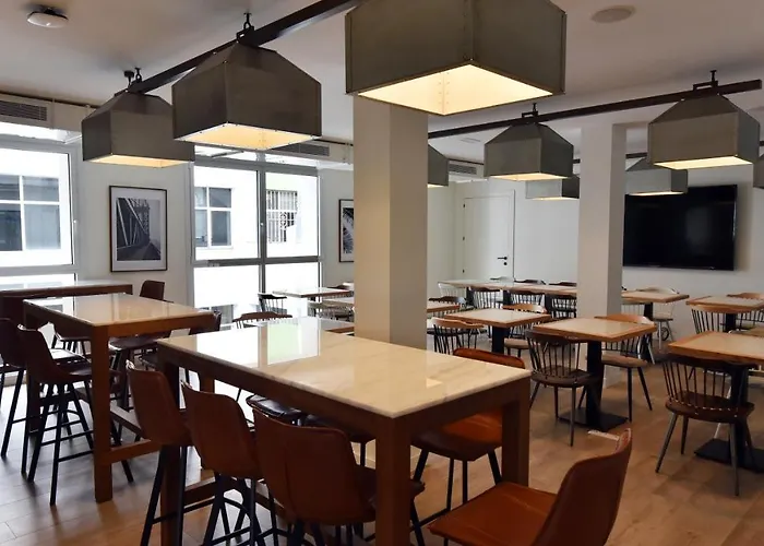 Latroupe La Granja ホステル