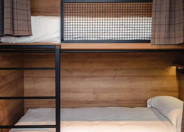 Latroupe La Granja ホステル